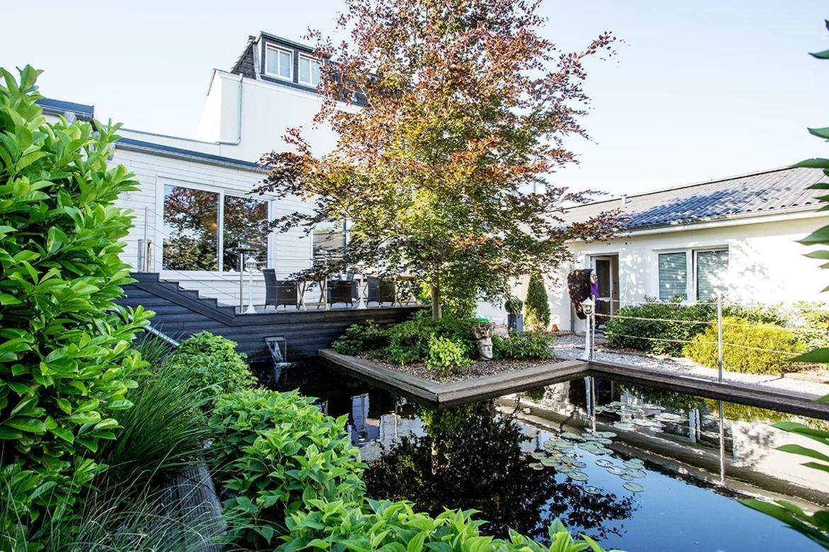 Hotel Kleiner Yachthafen Brunsbuttel Exterior photo